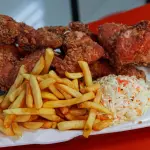 Pollo a la broaster