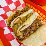 Taco - Papas con huevo en salsa