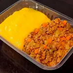 *Carne moída c/ legumes e purê...