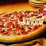 03 Pizzas Salgadas 30cm +1 Coca 2lts