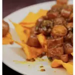 Nachos con salchicha
