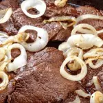 Bife acebolado