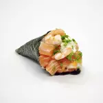 Temaki salmão ebi.