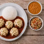 ALMÔNDEGA DE CARNE C/QUEIJO AO MOLHO