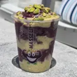 Açaí with pistachio