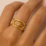 Anillo con detalles sol y estrella