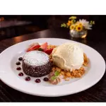 Volcán de chocolate con helado
