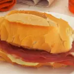 Pão com Mortadela
