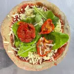 Rúcula com tomate seco