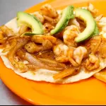 Taco de camarón endiablado