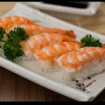 Sushi camarão