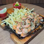 CAMARÃO + FRITAS