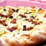 Pizza bacon com ovos