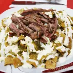 Chilaquiles con carne asada