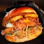 Burger Brasil ( Ñ acompanha batata)