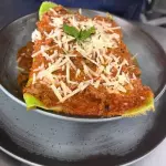 CANELONES DE VERDURA CON SALSA ROSA