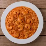 MACARRÃO C/MOLHO VERMELHO D/CAMARÃO