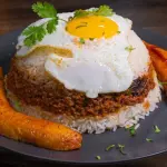 Arroz Tapado, Platano y Huevo frito
