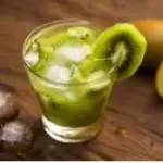 CAIPIRINHA DE KIWI C/ VODKA