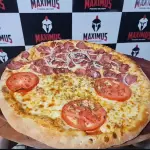 01 Pizza Pequena Tradicional + 1 Ref