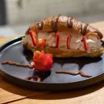 Croissant de Fresas con crema 🍓