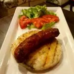 CHORIZO CON PAPA y AREPA