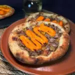 ESFIHAS CARNE DE SOL C/ CHEDDAR