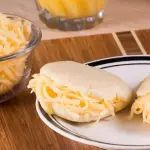 AREPA DE QUESO AMARILLO RAYADO