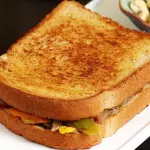 SANDWICH CON HUEVO