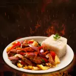 Pollo saltado