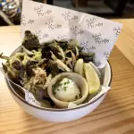 COURGETTE FRITA E ALGA NORI