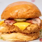 Crispy Burger + papas fritas