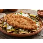 Chilaquiles con Pechuga Empanizada
