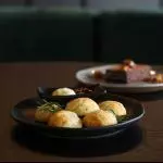 Pão de queijo Gruyére com alecrim
