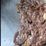 Bife grelhado, acebolado ou a caval
