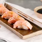 Nigiri Salmão Maçaricado (Dupla)