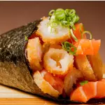 Temaki Salmão / Camarão Empanado