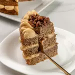 Cake de Guineo y Nuez