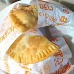 Empanada Carne mechada queso