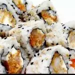URAMAKI SALMÃO EMPANADO 10 PEÇAS