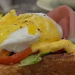 Tostada Francesa con huevo pochado