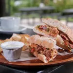 Sandwich de Lomito Salteado