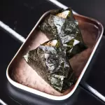 Oniguiri de salmão