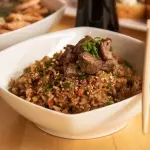 Yakimeshi con Arrachera carne