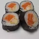 Hossomaki Misto (salmão e camarão)
