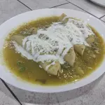 Enchiladas verdes de pollo