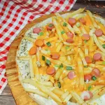 Salchipapas con cheddar (12 porc)