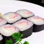 Hossomaki Kani - 08 Peças