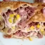 Pastel Calabresa, queijo e milho