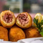 CROQUETE MANDIOCA COM CARNE SECA